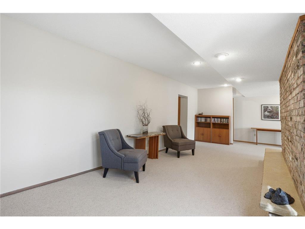 985 Cliff Road Eagan MN 55123 7047184 image73