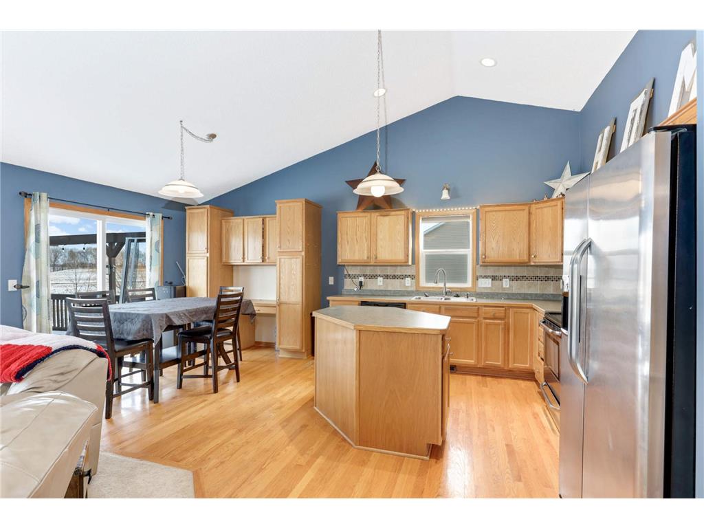 985 Farmers Ridge Trail, Belle Plaine, MN, 56011 MLS 6475265 Edina