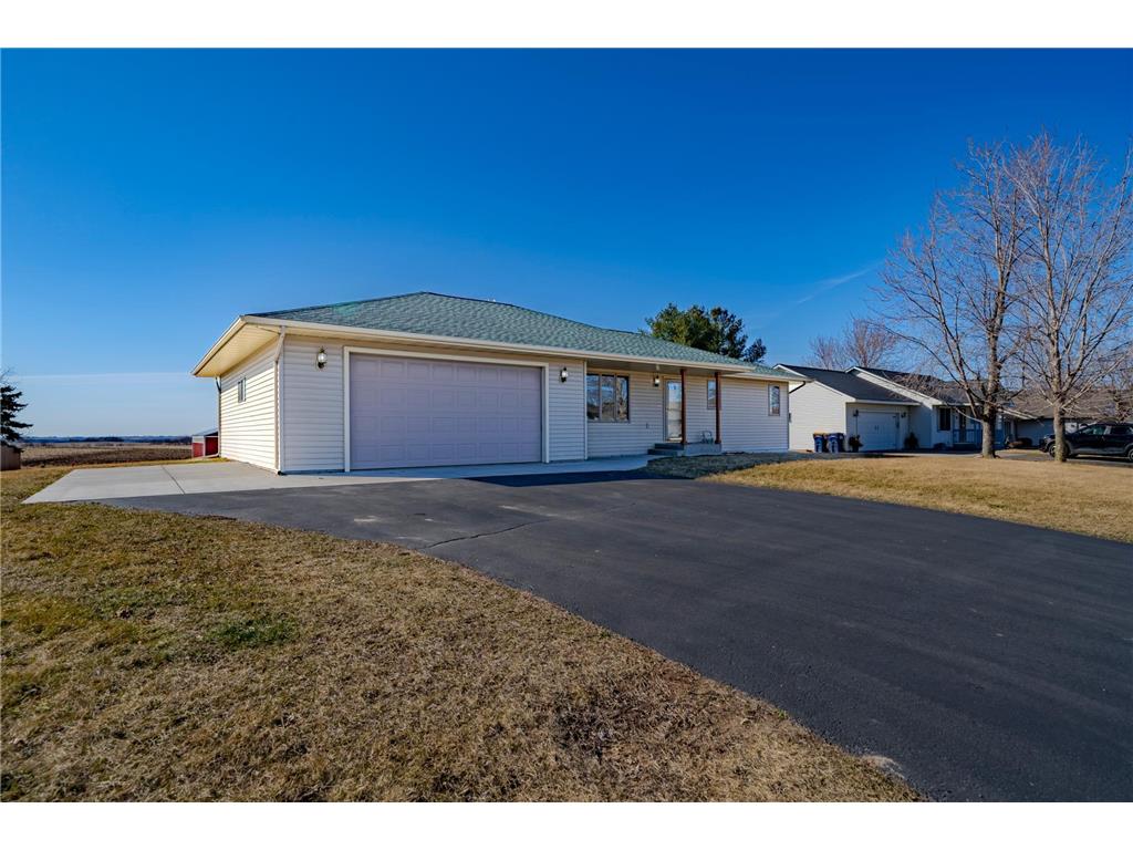985 Southgate Drive Ellsworth WI 54011 6500621 image1