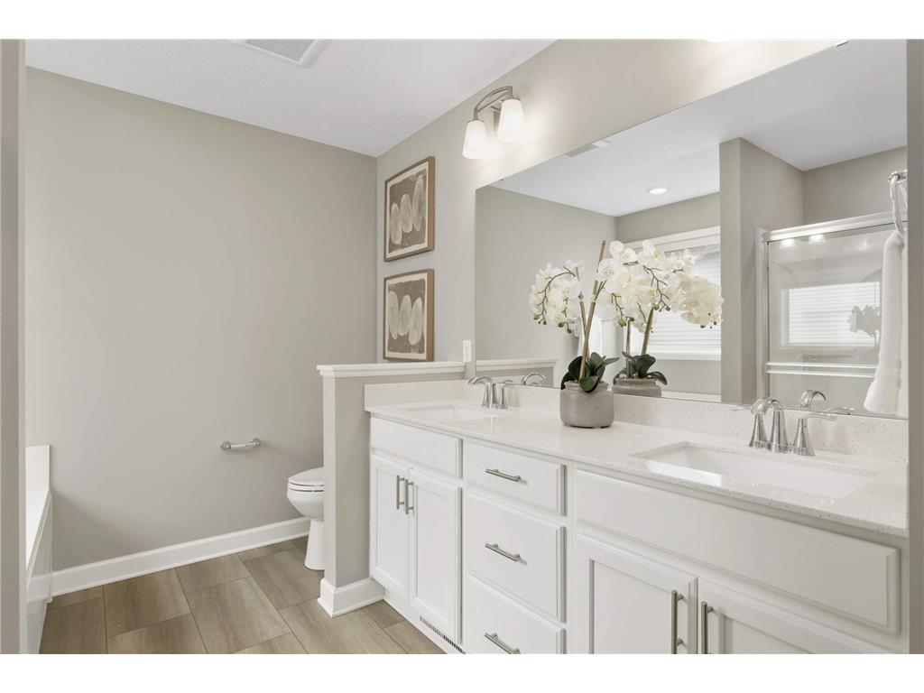 9850 Glacial Valley Road N Woodbury MN 55129 6825168 image30