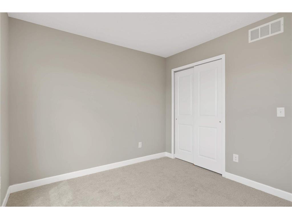 9850 Glacial Valley Road N Woodbury MN 55129 6825168 image36