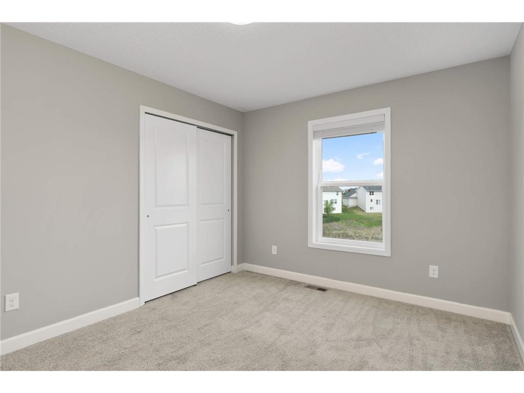 9850 Glacial Valley Road N Woodbury MN 55129 6825168 image38