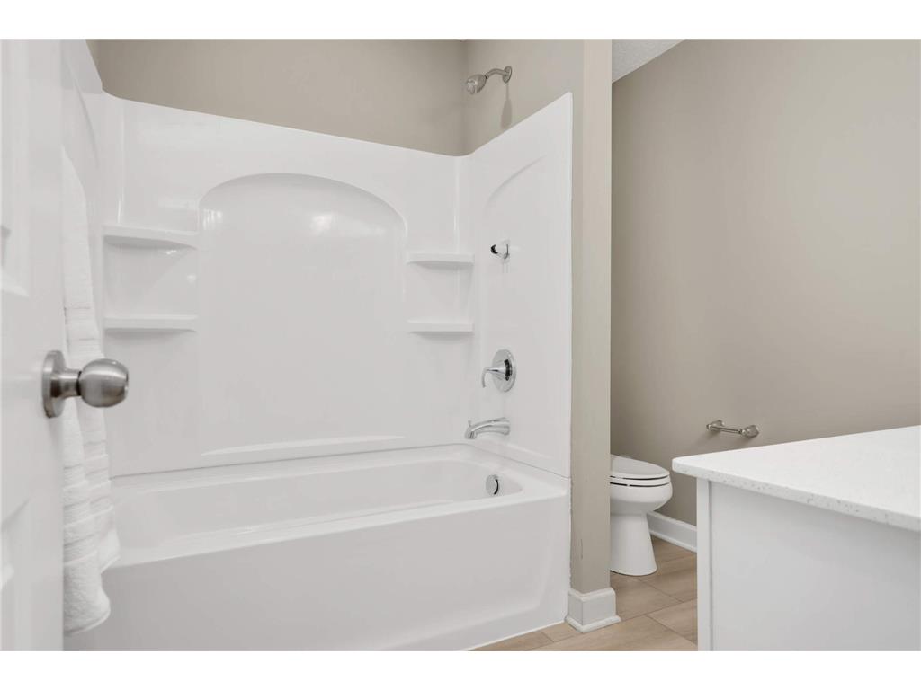 9850 Glacial Valley Road N Woodbury MN 55129 6825168 image40