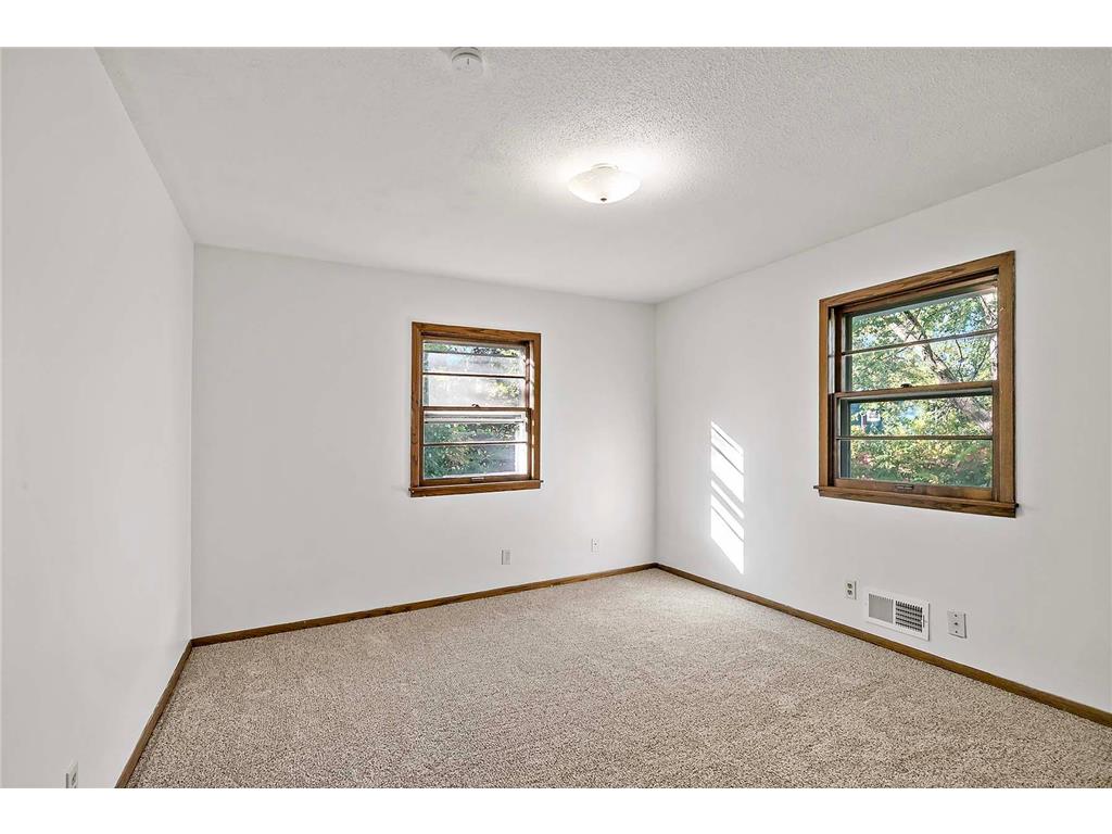 9852 Blaisdell Avenue S Bloomington MN 55420 6802375 image16