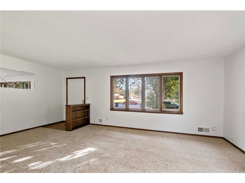 9852 Blaisdell Avenue S Bloomington MN 55420 6802375 image3