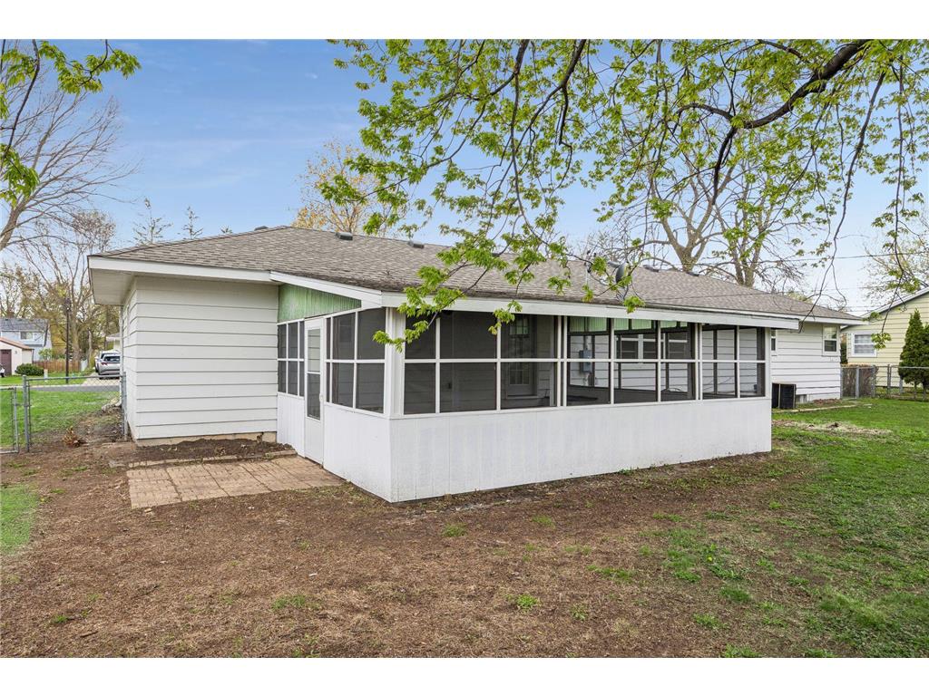 9858 93rd Place N Maple Grove MN 55369 7065058 image32