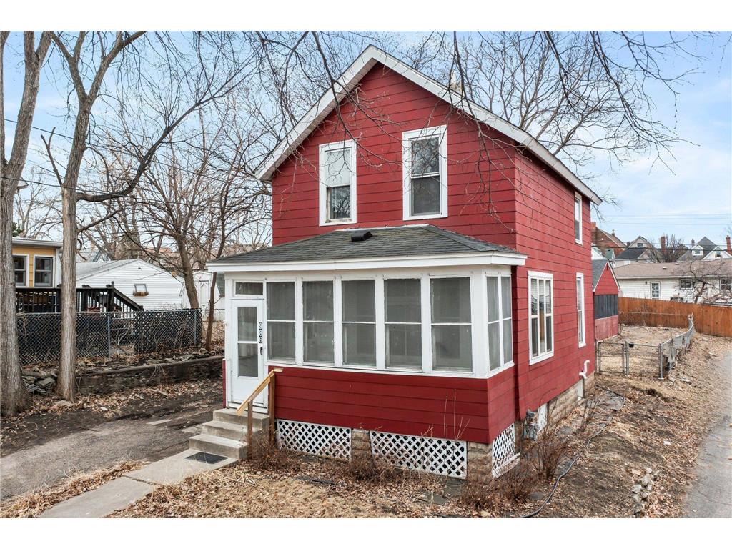 986 Carroll Avenue Saint Paul MN 55104 6672401 image1