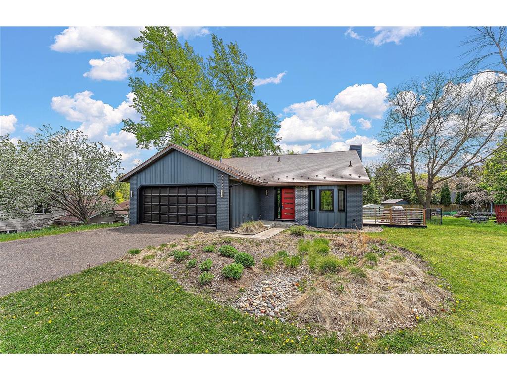 986 Demont Avenue E Maplewood MN 55109 7074022 image1