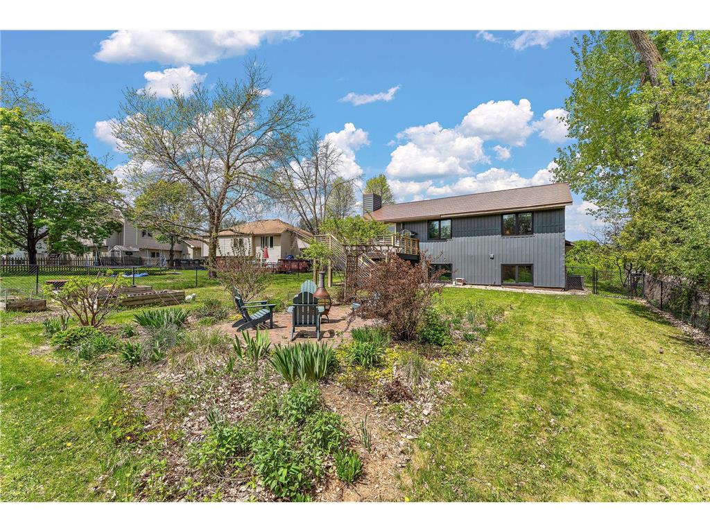 986 Demont Avenue E Maplewood MN 55109 7074022 image10
