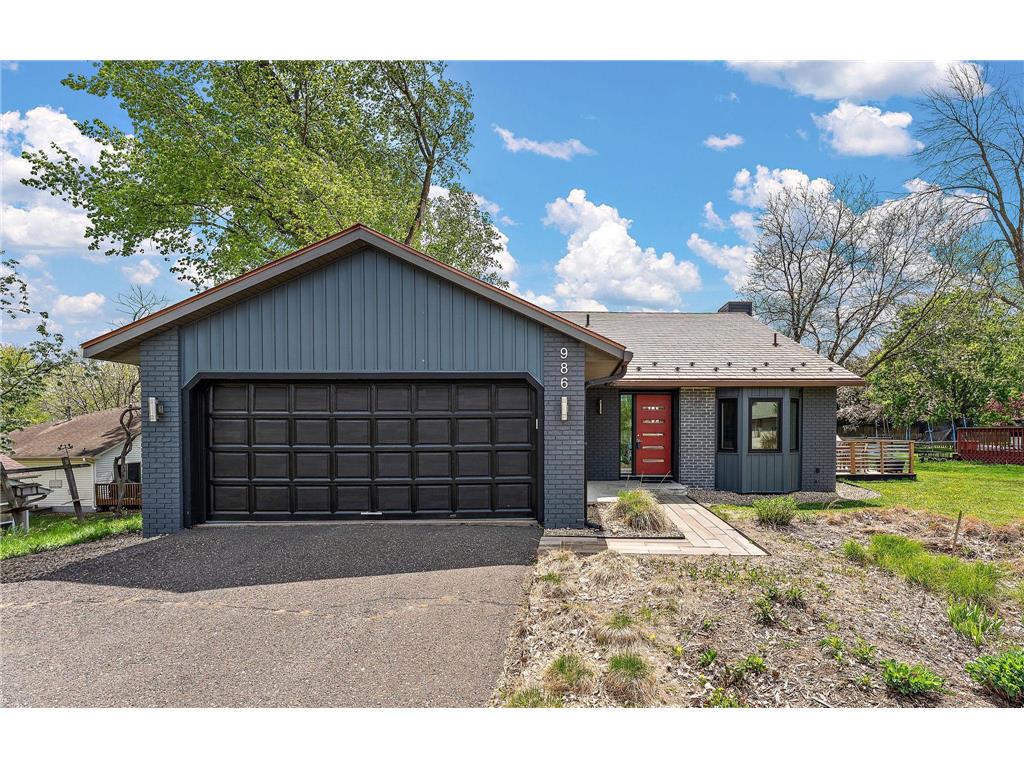 986 Demont Avenue E Maplewood MN 55109 7074022 image2