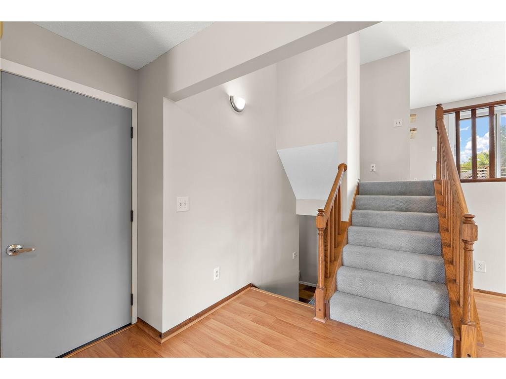 986 Demont Avenue E Maplewood MN 55109 7074022 image23