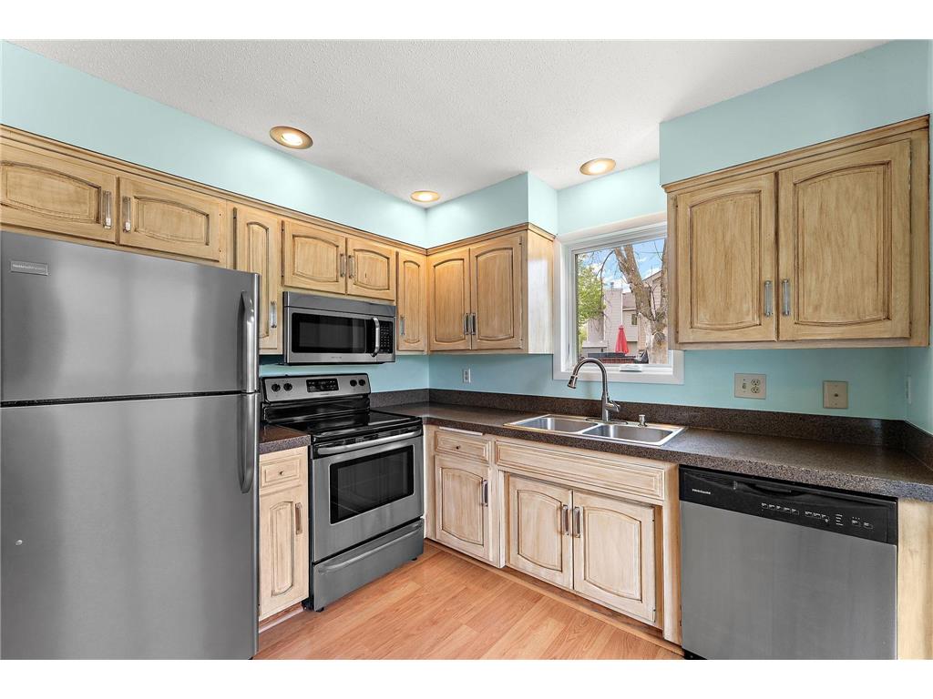 986 Demont Avenue E Maplewood MN 55109 7074022 image26