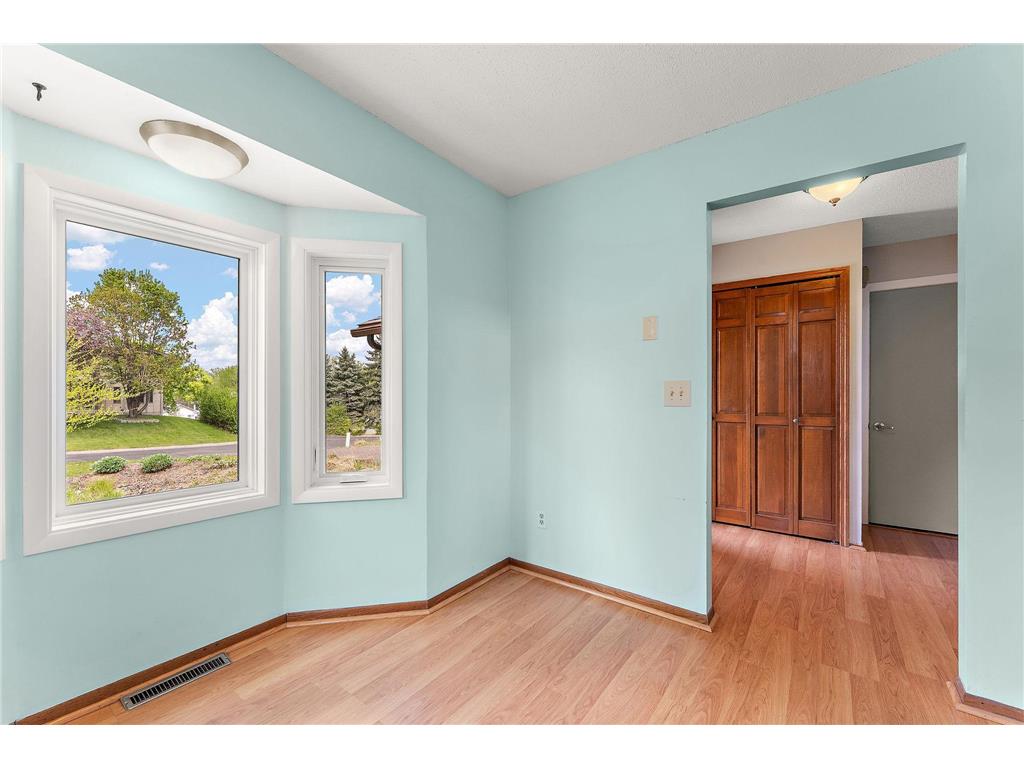 986 Demont Avenue E Maplewood MN 55109 7074022 image27
