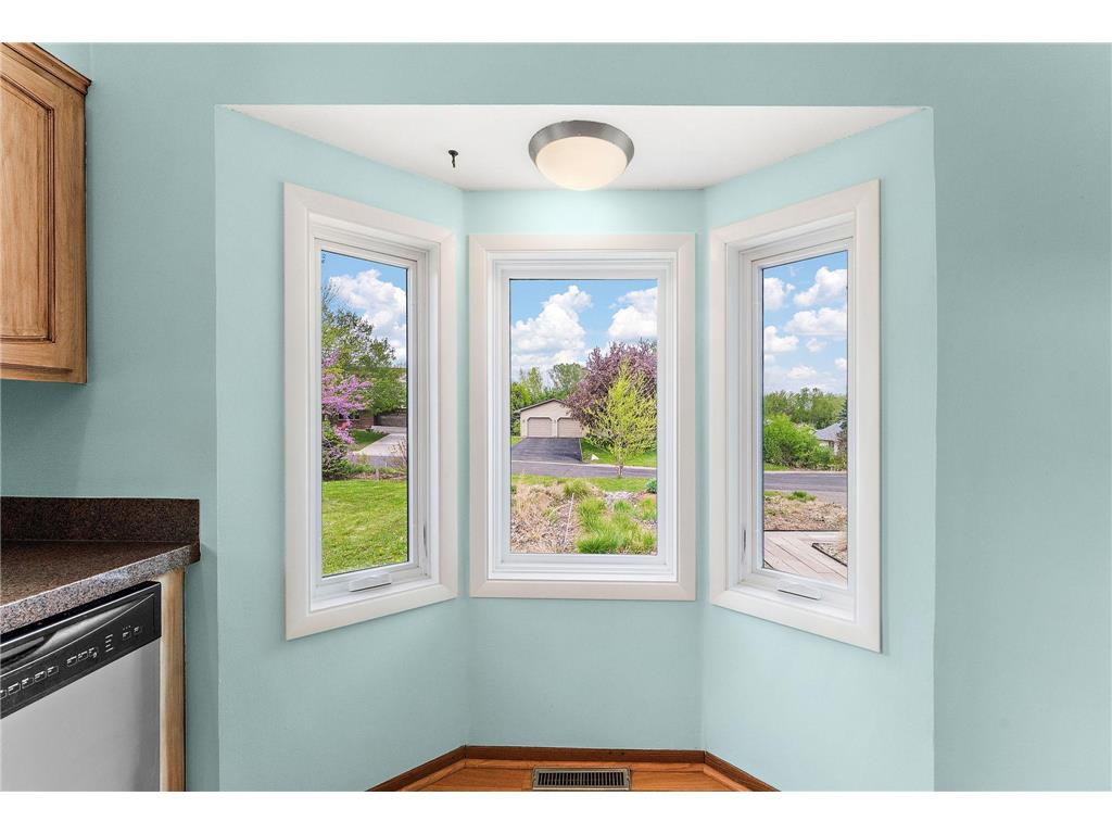 986 Demont Avenue E Maplewood MN 55109 7074022 image28