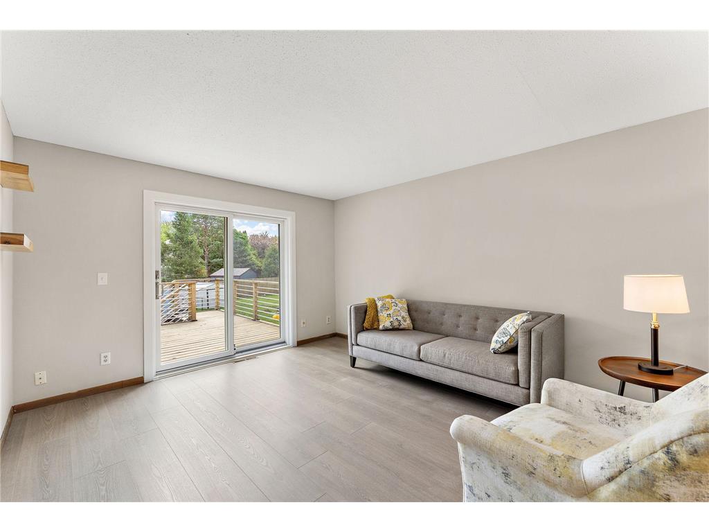 986 Demont Avenue E Maplewood MN 55109 7074022 image31