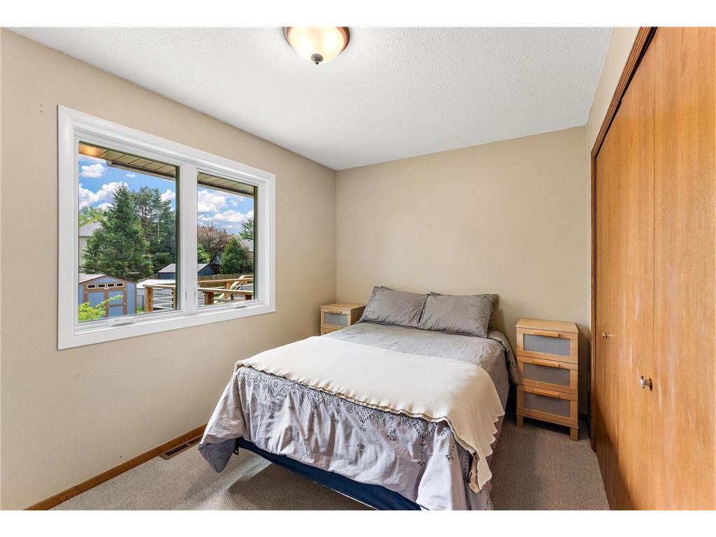 986 Demont Avenue E Maplewood MN 55109 7074022 image35