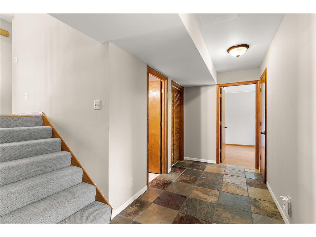 986 Demont Avenue E Maplewood MN 55109 7074022 image43