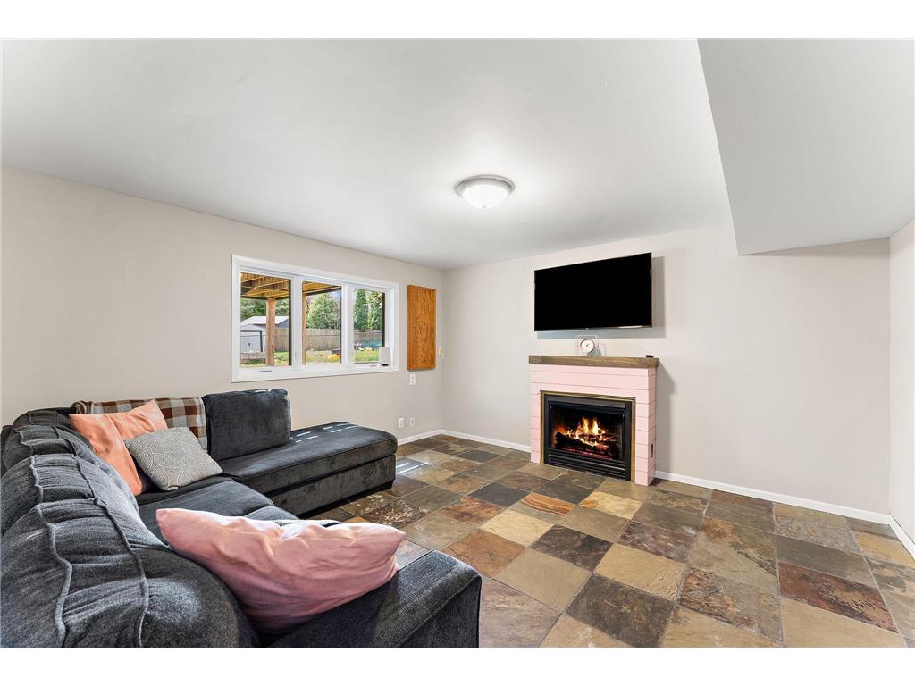 986 Demont Avenue E Maplewood MN 55109 7074022 image44