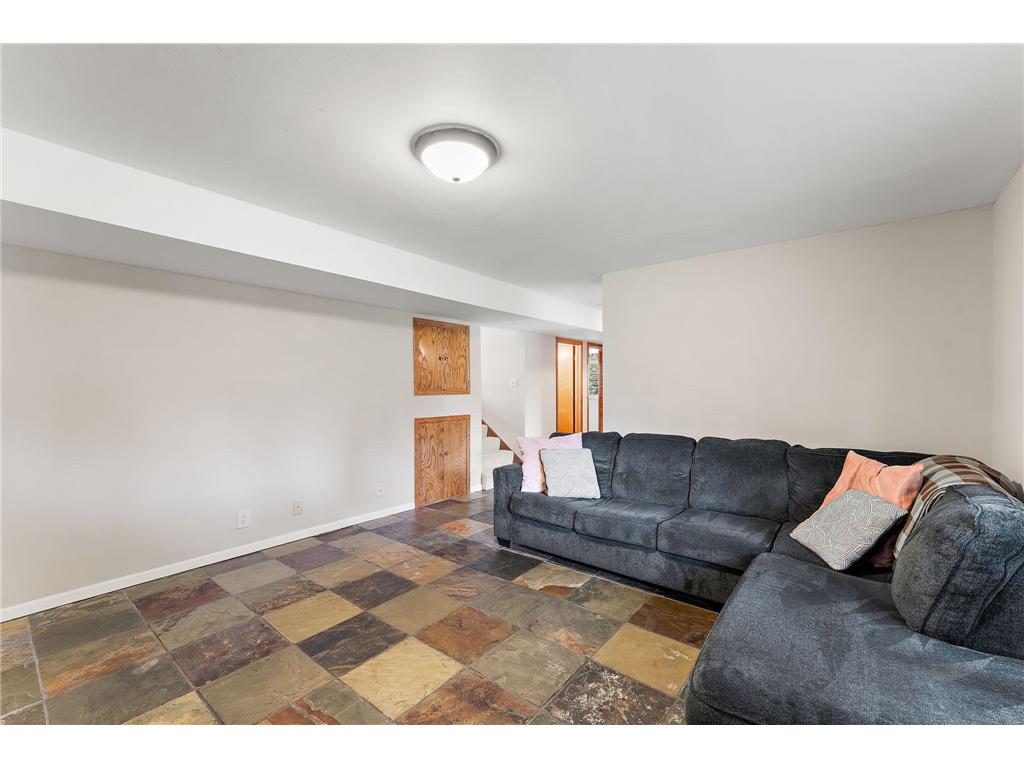 986 Demont Avenue E Maplewood MN 55109 7074022 image45