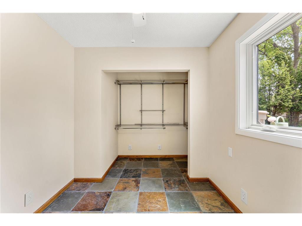 986 Demont Avenue E Maplewood MN 55109 7074022 image48