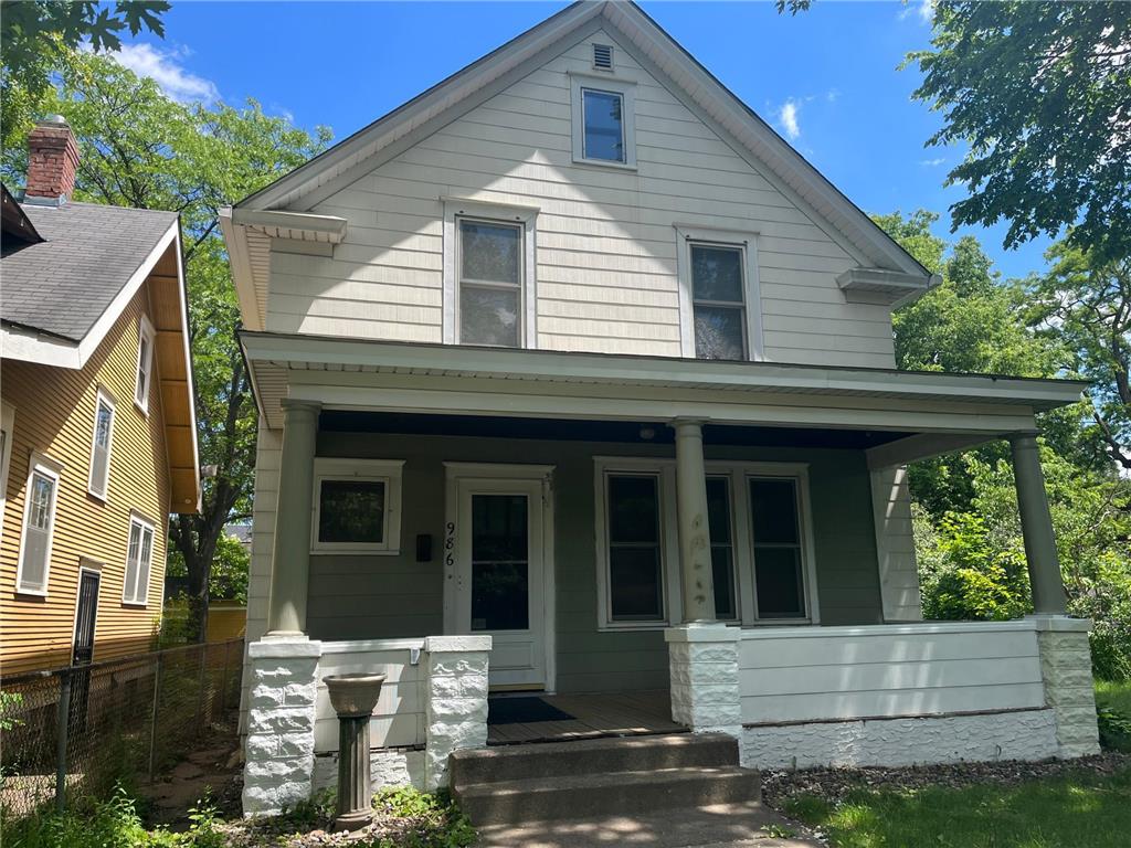 986 Earl Street Saint Paul MN 55106 6584620 image1