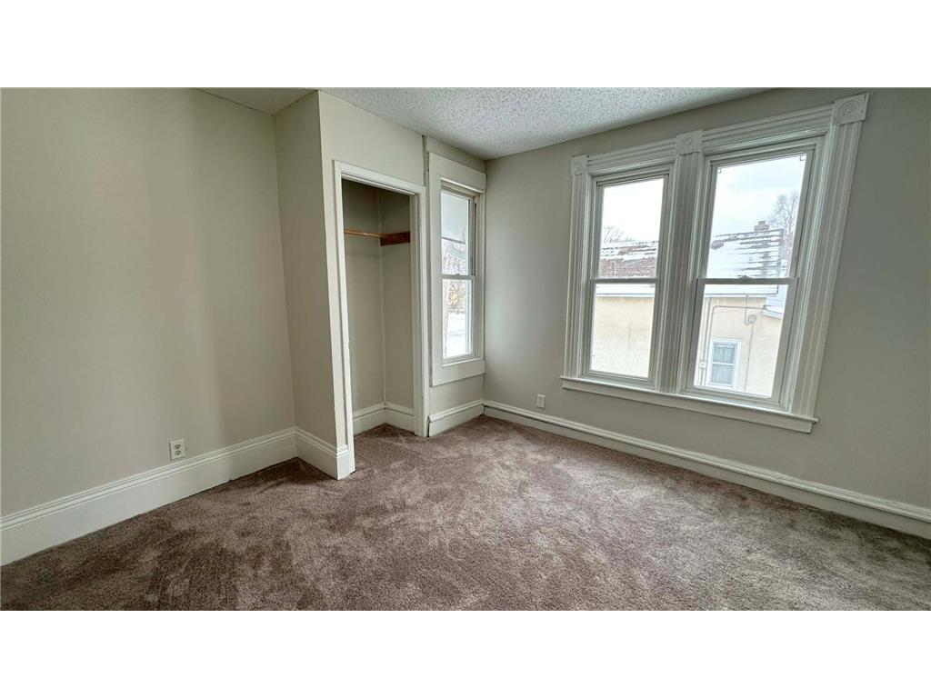 986 Euclid Street Saint Paul MN 55106 6824897 image16