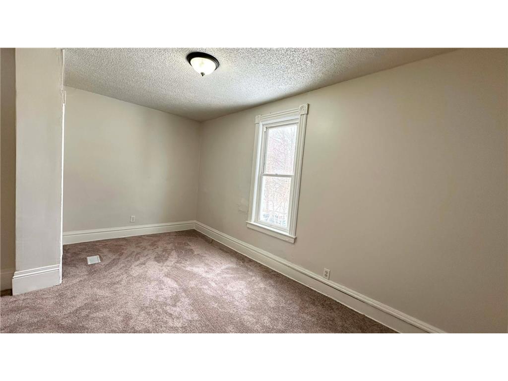 986 Euclid Street Saint Paul MN 55106 6824897 image17