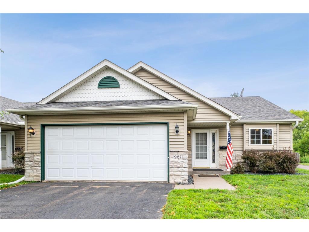 987 County Road D E Vadnais Heights MN 55109 6421435 image1