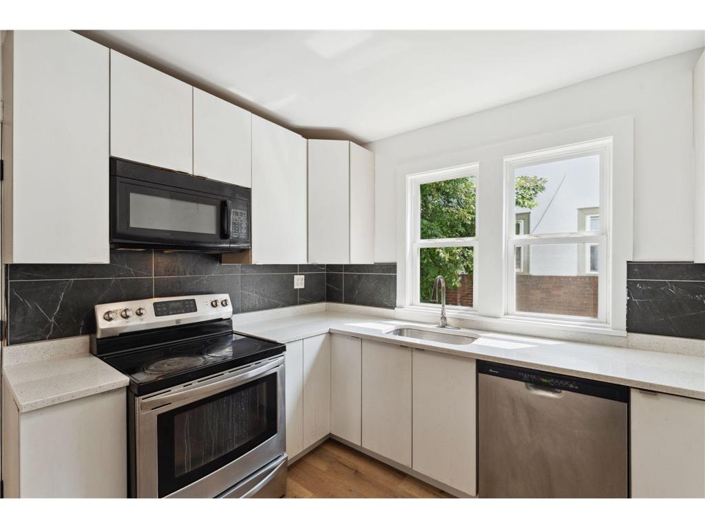 987 Dayton Avenue Saint Paul MN 55104 7030002 image14
