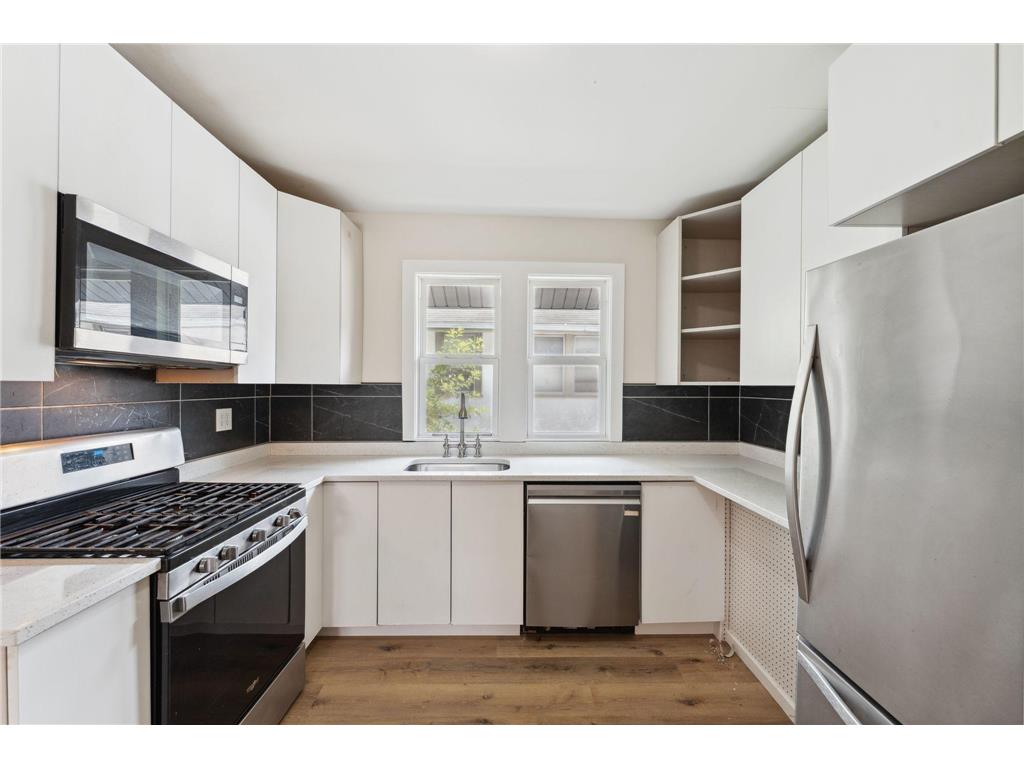 987 Dayton Avenue Saint Paul MN 55104 7030002 image20