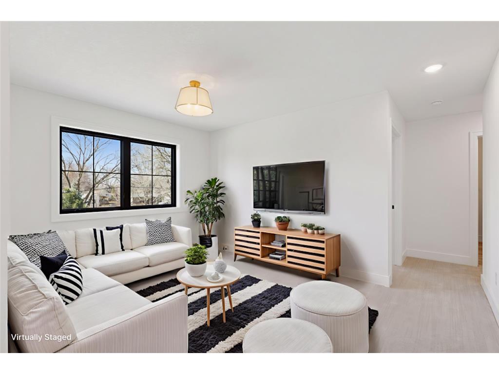 987 Island Lake Avenue Shoreview MN 55126 6750612 image17