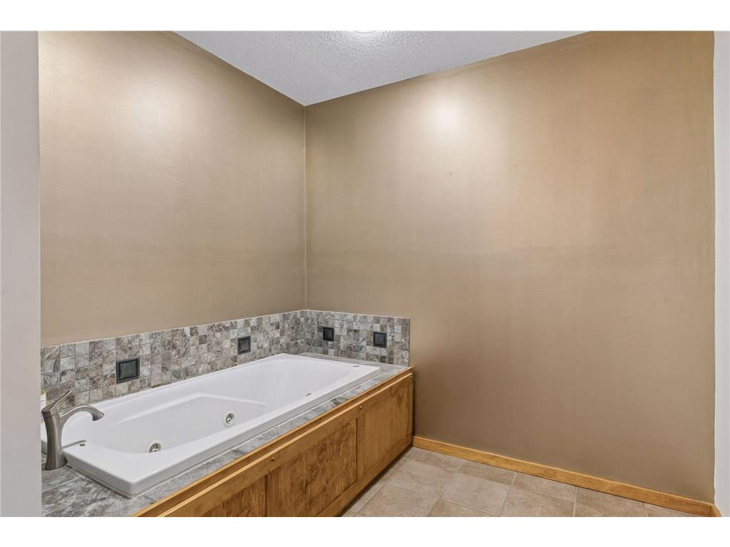 9875 Hamline Avenue N Circle Pines MN 55014 7063291 image25