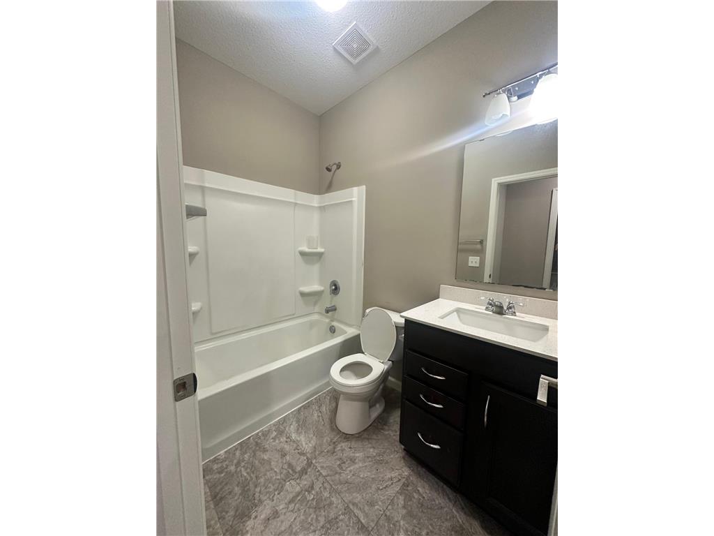 9876 Ambrose Road Woodbury MN 55129 7105772 image22