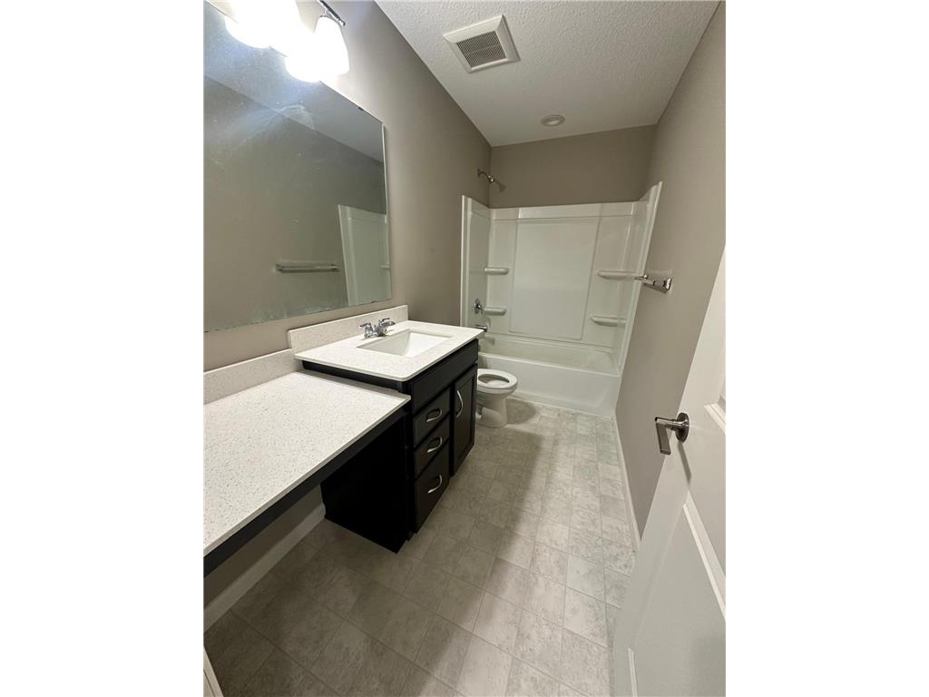 9876 Ambrose Road Woodbury MN 55129 7105772 image34