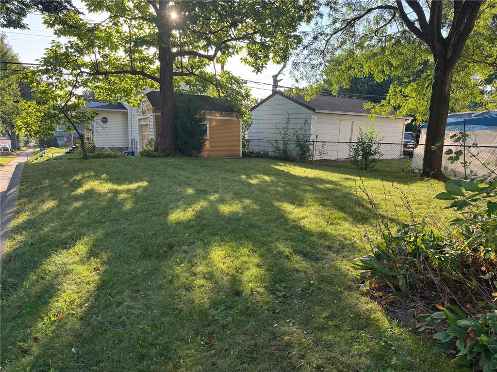 988 Earl Street Saint Paul MN 55106 6800860 image3