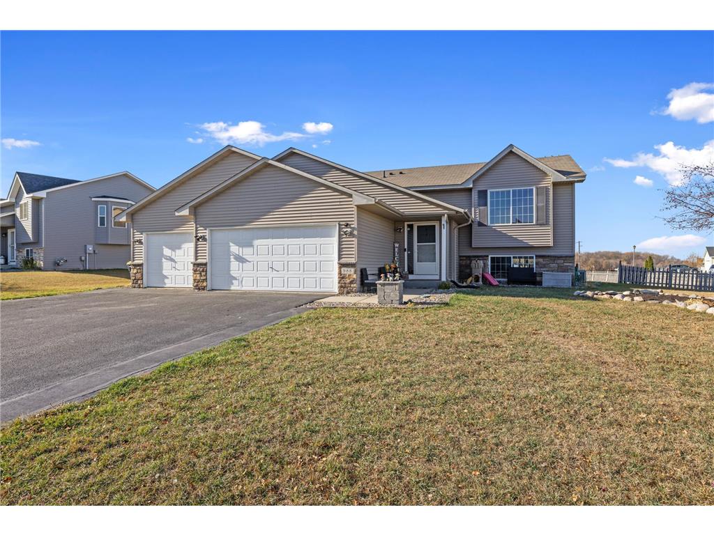 988 Farmers Ridge Trail, Belle Plaine, MN 56011 MLS 6305620 Edina