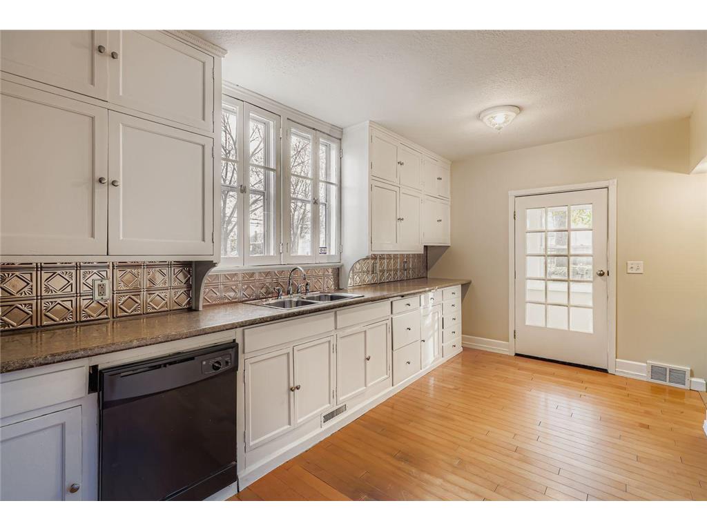 988 Reaney Ave Avenue Saint Paul MN 55106 6825698 image7