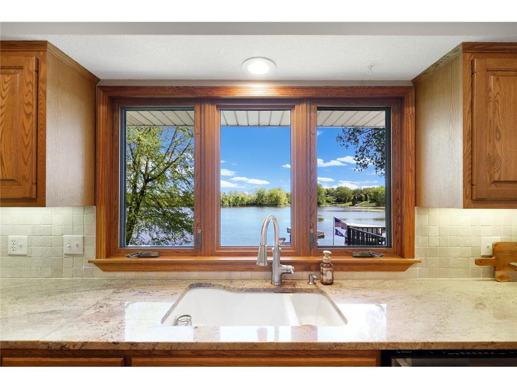 9885 Oak Shore Drive Lakeville MN 55044 - Crystal 7065807 image21