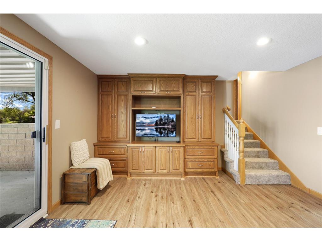 9885 Oak Shore Drive Lakeville MN 55044 - Crystal 7065807 image38