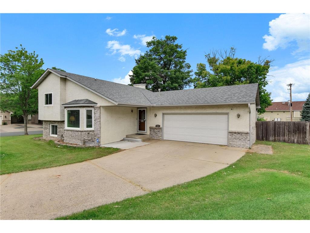 9887 Ilex Street NW Coon Rapids MN 55433 6783061 image1