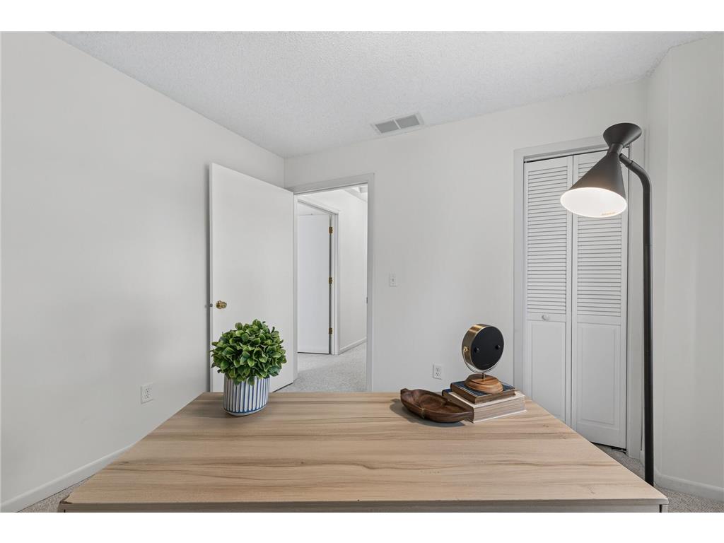 9887 Tamarack Cove Woodbury MN 55125 7041213 image19