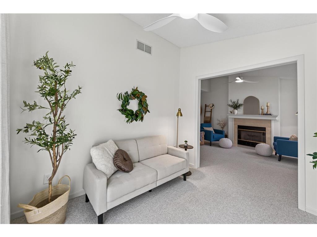 9887 Tamarack Cove Woodbury MN 55125 7041213 image3