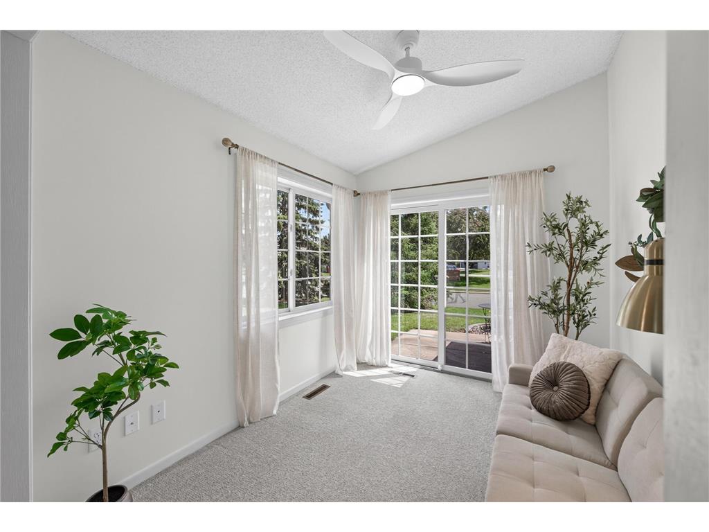 9887 Tamarack Cove Woodbury MN 55125 7041213 image7
