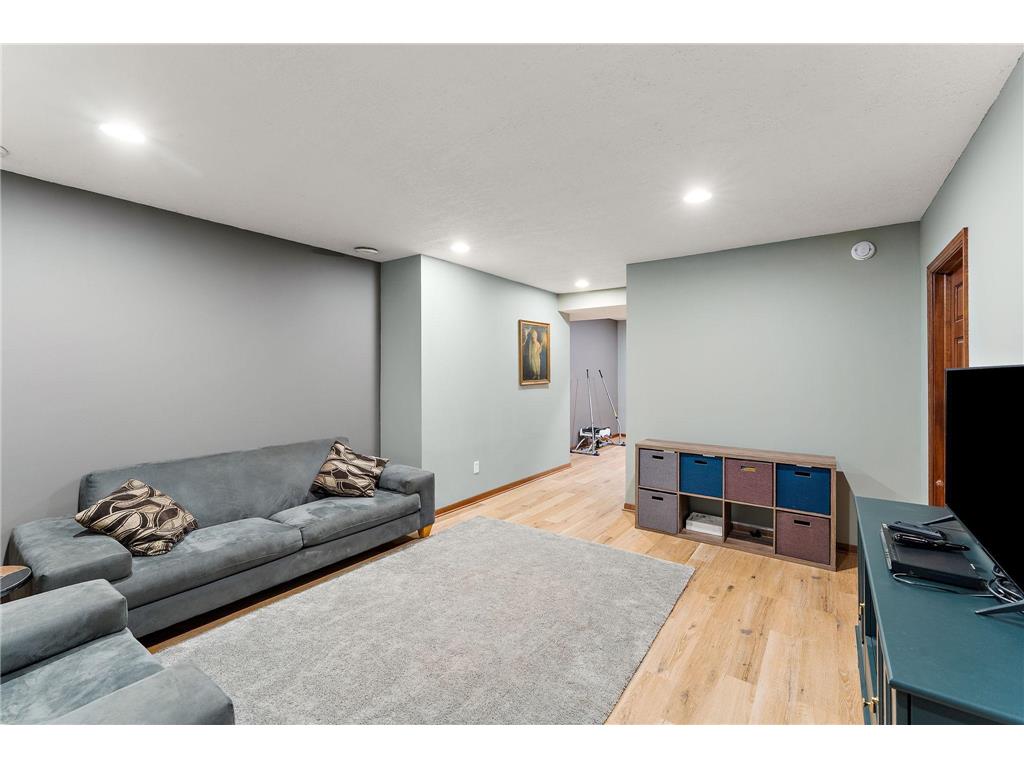 9888 Oak Shore Drive Lakeville MN 55044 - Crystal 7074900 image40