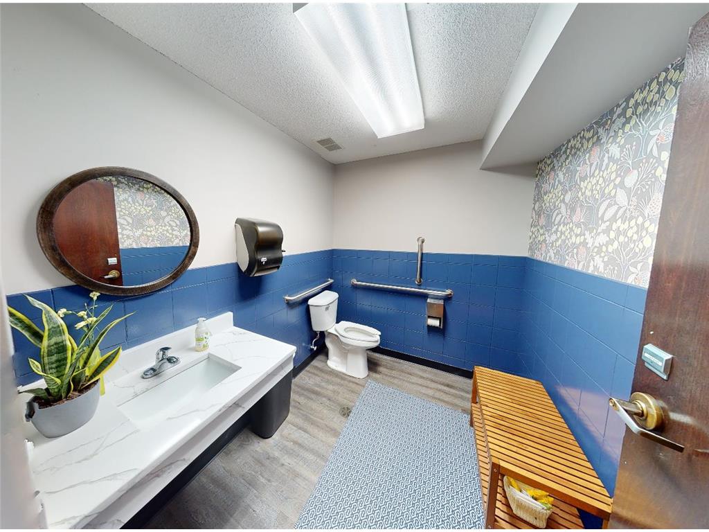 99 Snelling Avenue N Saint Paul MN 55104 6647475 image5