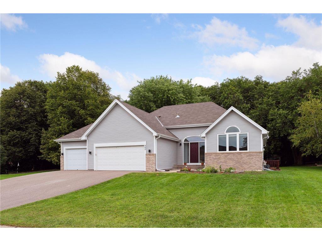 990 Bluff Pass N, Chaska, MN, 55318 MLS 6253384 Edina Realty