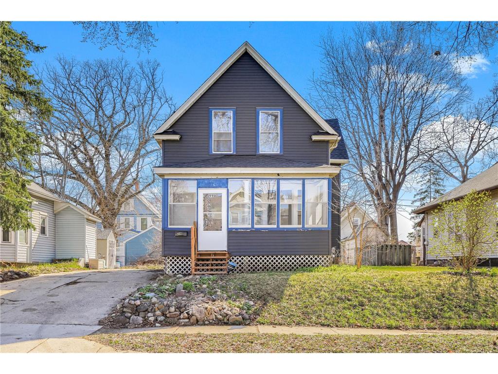 990 Como Place Saint Paul MN 55103 7074602 image1