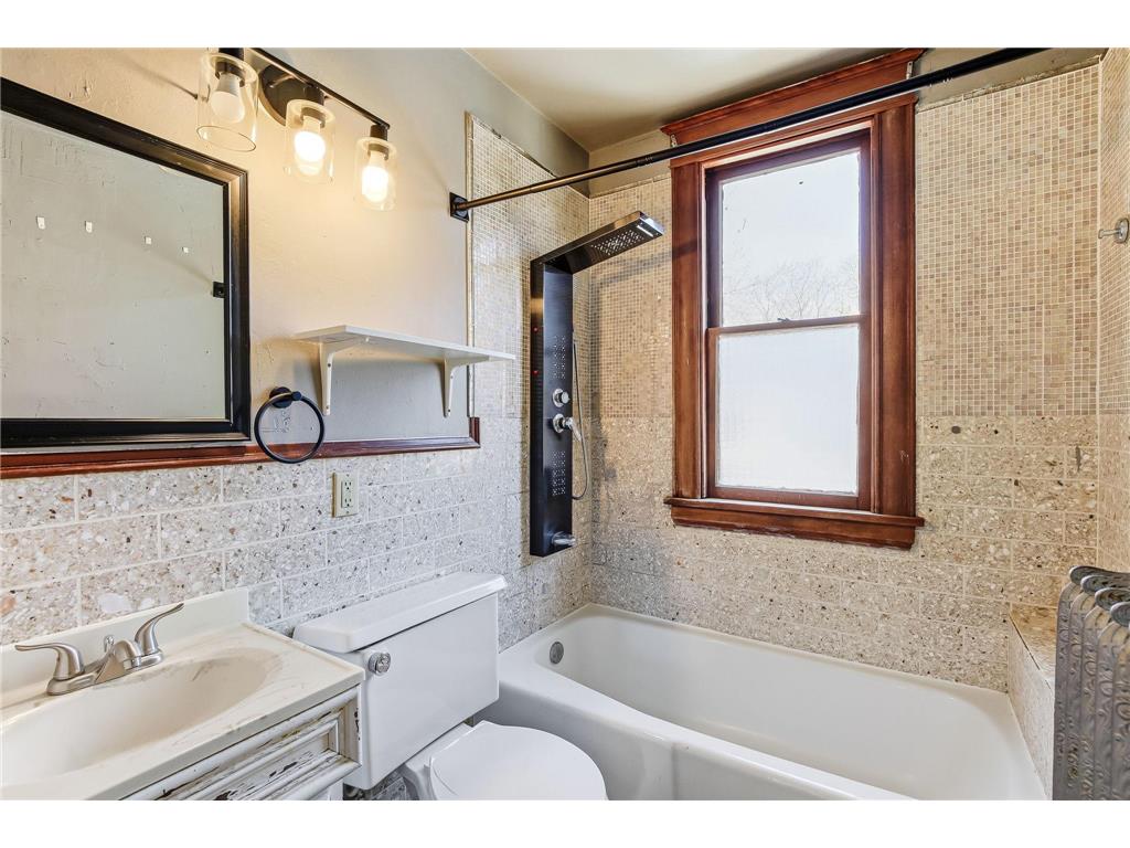 990 Como Place Saint Paul MN 55103 7074602 image15