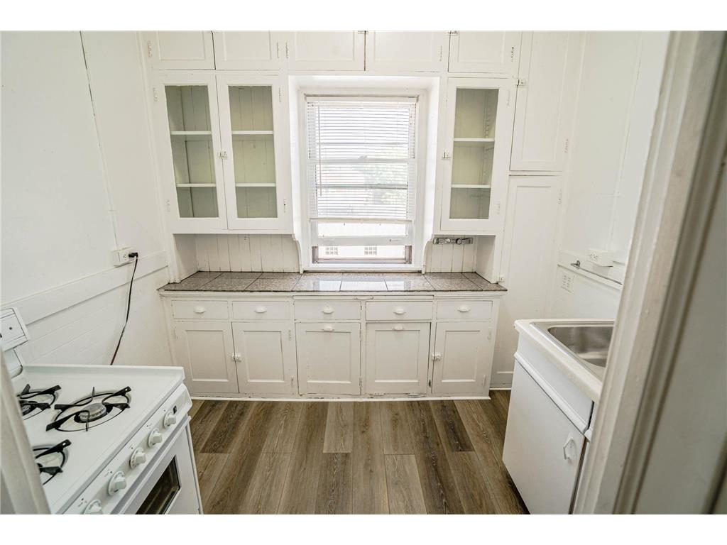 990 Grand Avenue Saint Paul MN 55105 6776665 image17