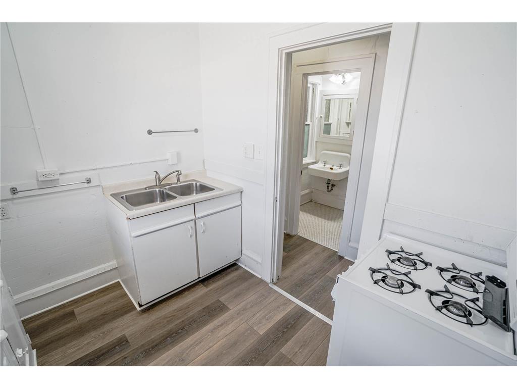 990 Grand Avenue Saint Paul MN 55105 6776665 image18